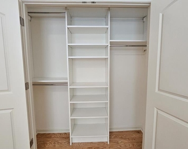 305 Canter Court - Photo Thumbnail 7