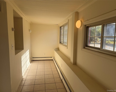 48 West Street - Photo Thumbnail 2