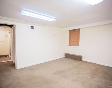 193 Nassau Boulevard - Photo Thumbnail 21