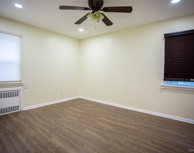 193 Nassau Boulevard - Photo Thumbnail 13