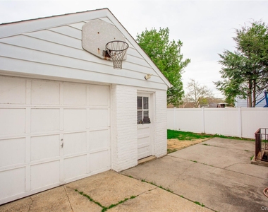 193 Nassau Boulevard - Photo Thumbnail 23
