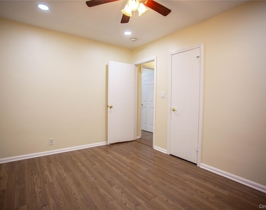 193 Nassau Boulevard - Photo Thumbnail 12