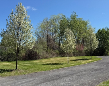24 Mountain View Road - Photo Thumbnail 12