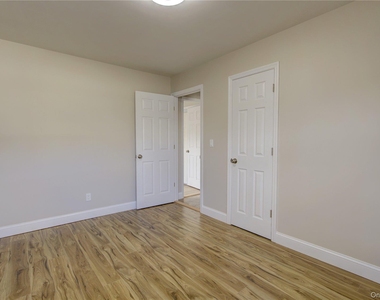 207 Catherine Avenue - Photo Thumbnail 15