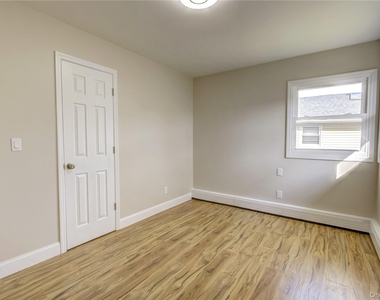 207 Catherine Avenue - Photo Thumbnail 17