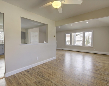 207 Catherine Avenue - Photo Thumbnail 7