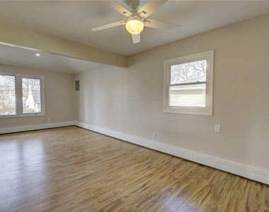 207 Catherine Avenue - Photo Thumbnail 8