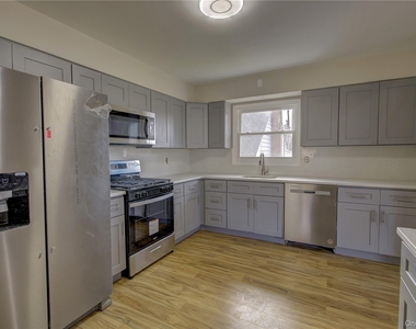 207 Catherine Avenue - Photo Thumbnail 1