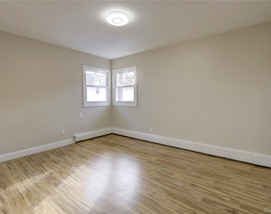 207 Catherine Avenue - Photo Thumbnail 14