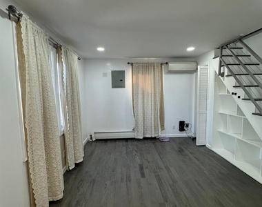 143-34 222 Street - Photo Thumbnail 5