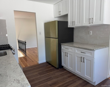 65 Florida Avenue - Photo Thumbnail 10