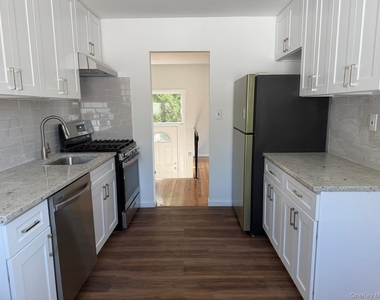 65 Florida Avenue - Photo Thumbnail 3