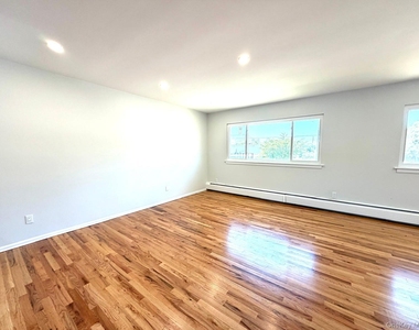 65 Florida Avenue - Photo Thumbnail 11
