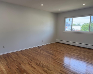 65 Florida Avenue - Photo Thumbnail 12