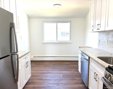 65 Florida Avenue - Photo Thumbnail 8