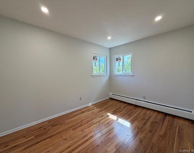 65 Florida Avenue - Photo Thumbnail 4