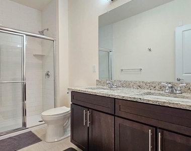 260 W Main Street - Photo Thumbnail 5