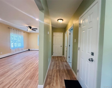 26 Spring St - Photo Thumbnail 10