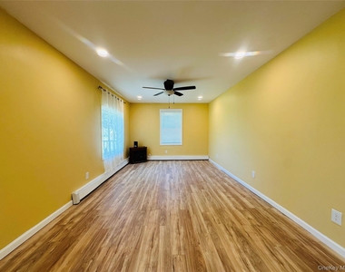 26 Spring St - Photo Thumbnail 2