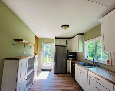26 Spring St - Photo Thumbnail 7