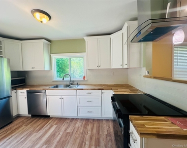 26 Spring St - Photo Thumbnail 8