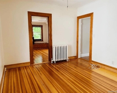 12 Parry Avenue - Photo Thumbnail 2