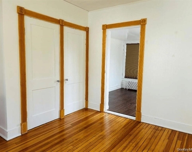 12 Parry Avenue - Photo Thumbnail 6