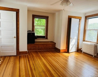 12 Parry Avenue - Photo Thumbnail 5