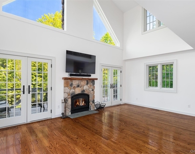 53 Cove Road - Photo Thumbnail 11