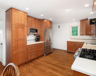 53 Cove Road - Photo Thumbnail 14