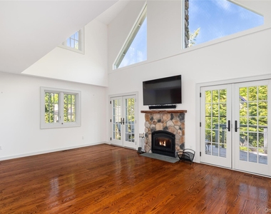 53 Cove Road - Photo Thumbnail 10