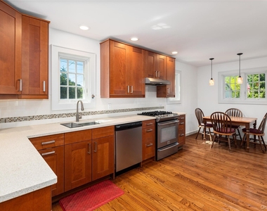 53 Cove Road - Photo Thumbnail 12