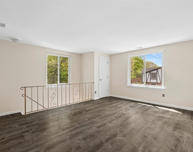 104 Birchwood Road - Photo Thumbnail 3