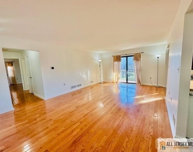 144 Beverly Hill Terrace - Photo Thumbnail 3