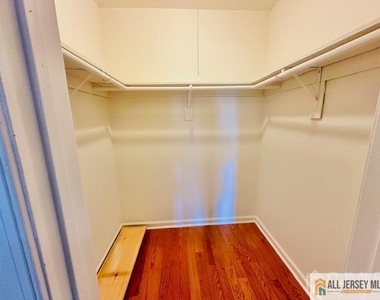144 Beverly Hill Terrace - Photo Thumbnail 6