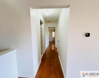 144 Beverly Hill Terrace - Photo Thumbnail 4