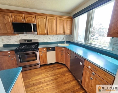 254 Sayre Drive - Photo Thumbnail 22