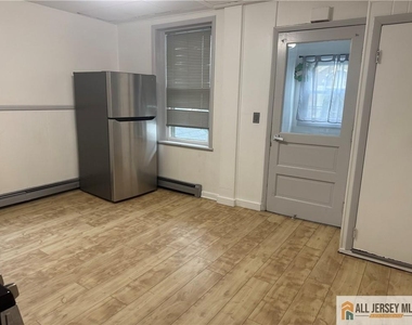 64 Whitehead Avenue - Photo Thumbnail 2