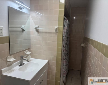 64 Whitehead Avenue - Photo Thumbnail 7