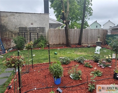 64 Whitehead Avenue - Photo Thumbnail 8