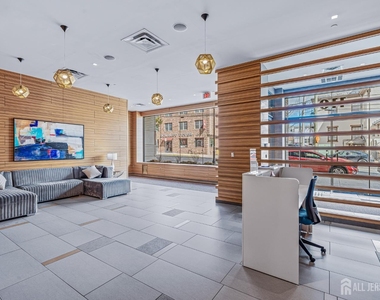 110 Somerset Street - Photo Thumbnail 2