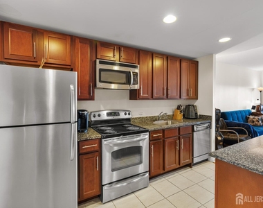 110 Somerset Street - Photo Thumbnail 5