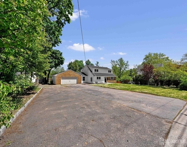 3 Meadow Road - Photo Thumbnail 10