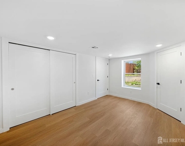 3 Meadow Road - Photo Thumbnail 6