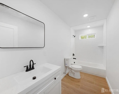 3 Meadow Road - Photo Thumbnail 3