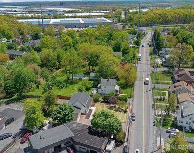 3 Meadow Road - Photo Thumbnail 18