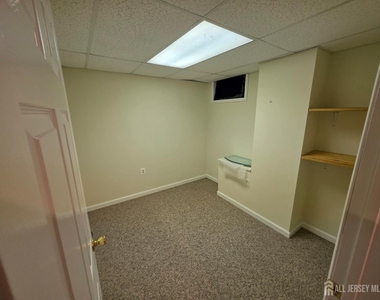 1301 Dahlia Circle - Photo Thumbnail 27