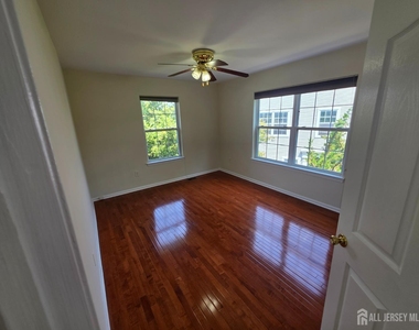 1301 Dahlia Circle - Photo Thumbnail 15