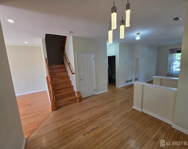 1301 Dahlia Circle - Photo Thumbnail 4