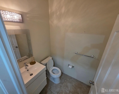 1301 Dahlia Circle - Photo Thumbnail 7